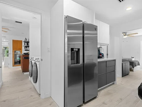 spacious 5 BED Beautiful Miami Home-6