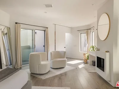 3 BEDS Dramatic Lautner-inspired architecture