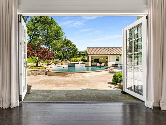 7 bedroom mansion-7