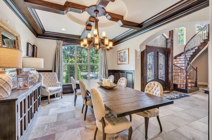 6 bedrooms single family residence-3