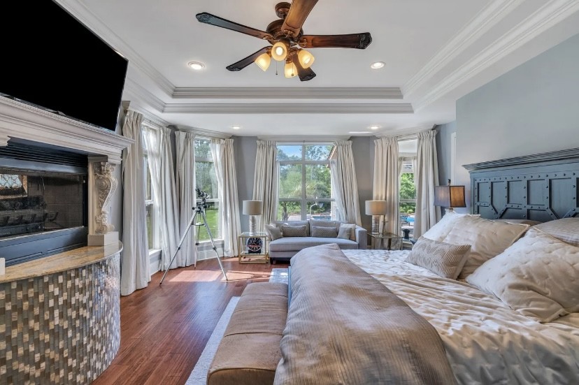 6 bedrooms single family residence-9