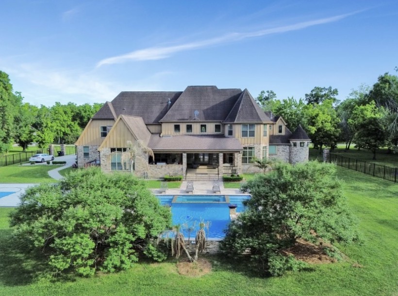 6 bedrooms single family residence-20