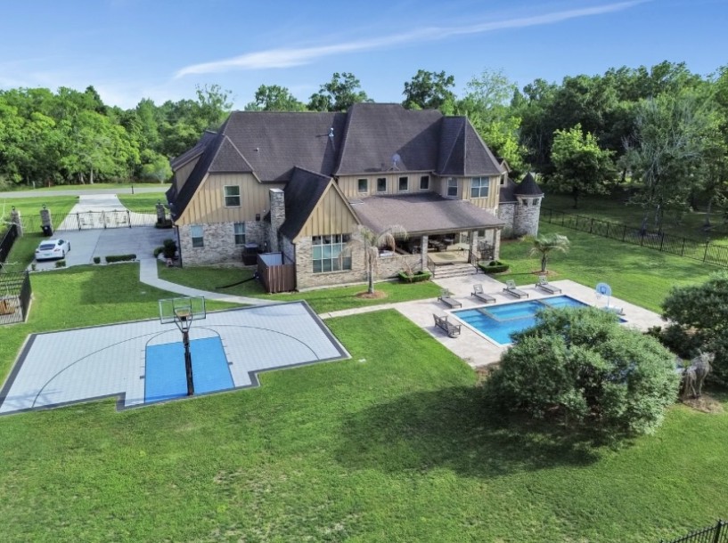 6 bedrooms single family residence-21