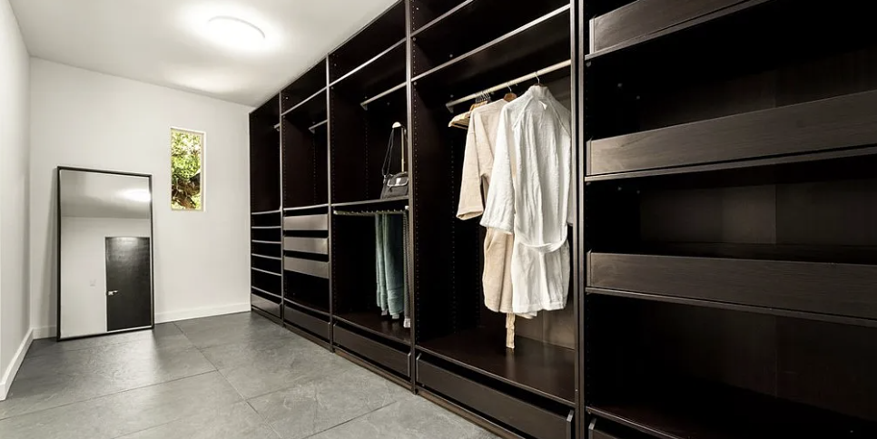 4 Bedrooms at Bridge House Estate-4