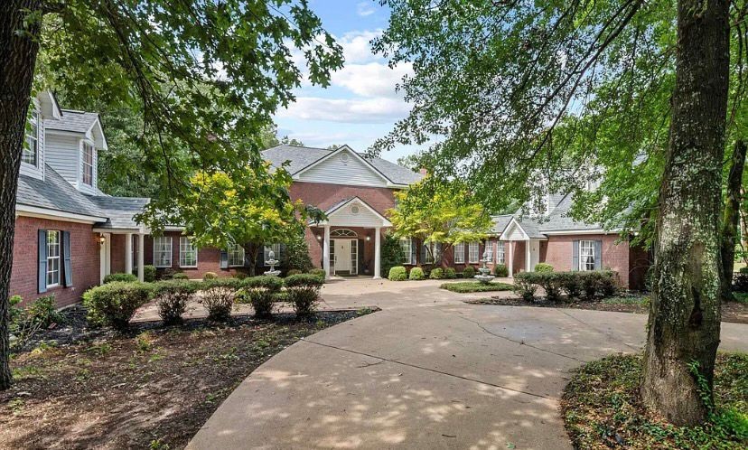 6 bedroom custom brick estate-1